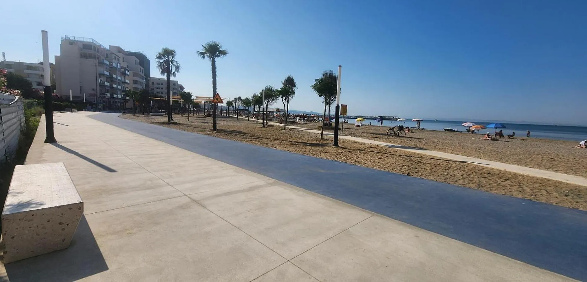 Beach Side Two-Bedroom Apartment Durrës 0*,  Albania
